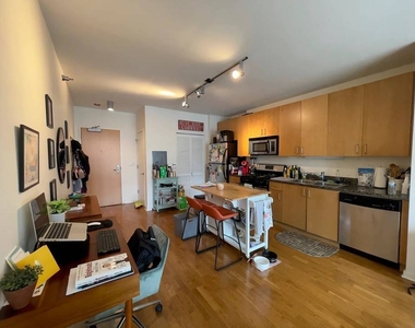 611 S Wells Street - Photo Thumbnail 3