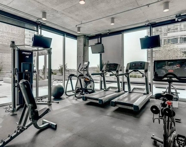 611 S Wells Street - Photo Thumbnail 10