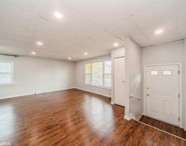 848 Lee Street - Photo Thumbnail 5