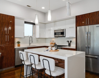 1446 W Cortez Avenue - Photo Thumbnail 6