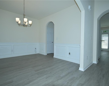 3094 Tofte Drive - Photo Thumbnail 4