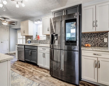 3840 Forsythia Way - Photo Thumbnail 12