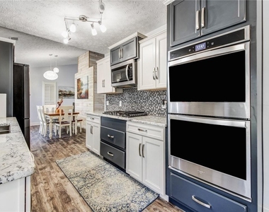 3840 Forsythia Way - Photo Thumbnail 15