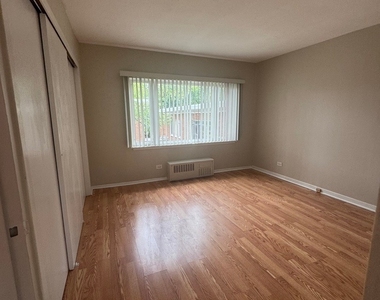 606 Green Bay Road - Photo Thumbnail 7