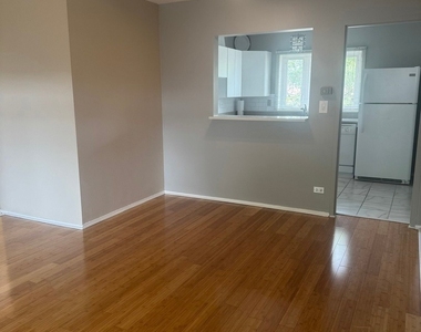 606 Green Bay Road - Photo Thumbnail 3