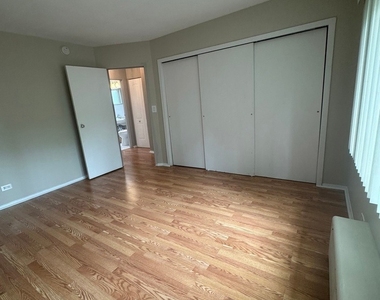 606 Green Bay Road - Photo Thumbnail 6