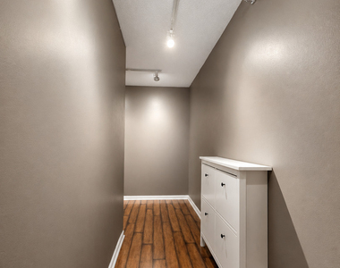 70 W Huron Street - Photo Thumbnail 3