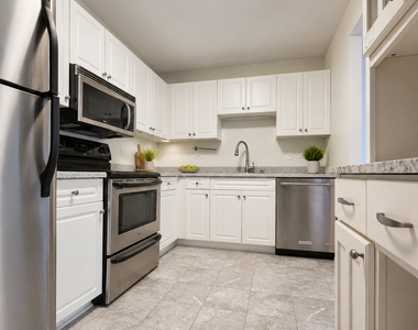 70 W Huron Street - Photo Thumbnail 8