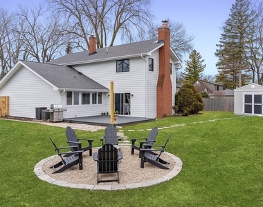 707 W Woodland Road - Photo Thumbnail 12