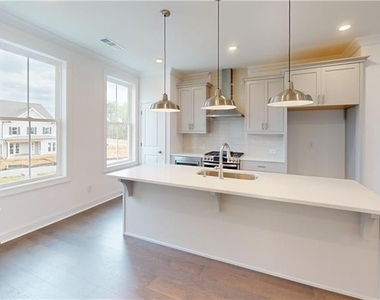 141 Basil Street - Photo Thumbnail 5