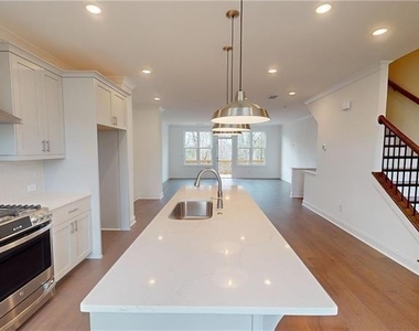 141 Basil Street - Photo Thumbnail 9