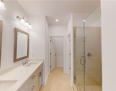 141 Basil Street - Photo Thumbnail 23