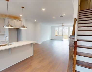 141 Basil Street - Photo Thumbnail 10