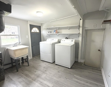 2209 Douglas Avenue - Photo Thumbnail 32