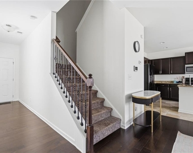 565 Dasheill Lane - Photo Thumbnail 11