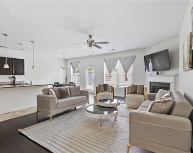 565 Dasheill Lane - Photo Thumbnail 3