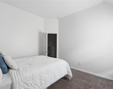 565 Dasheill Lane - Photo Thumbnail 16
