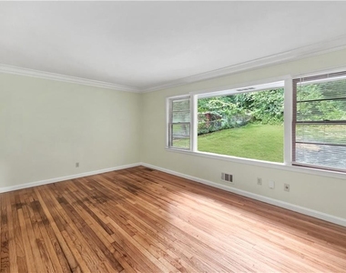 2798 Dearwood Drive Sw - Photo Thumbnail 2