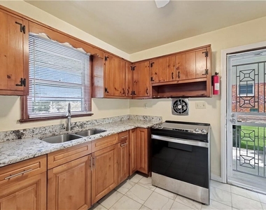 2798 Dearwood Drive Sw - Photo Thumbnail 6