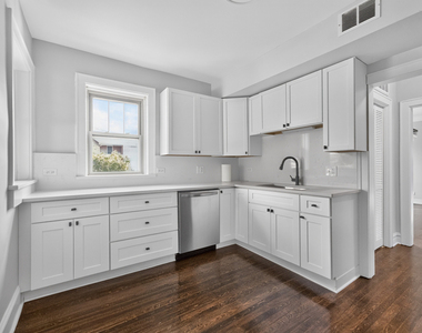 1101 S Oak Park Avenue - Photo Thumbnail 6