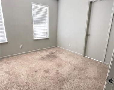 3241 Tennington Place - Photo Thumbnail 11