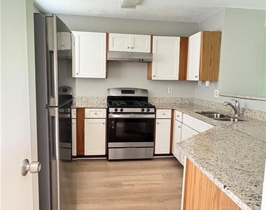 3241 Tennington Place - Photo Thumbnail 2