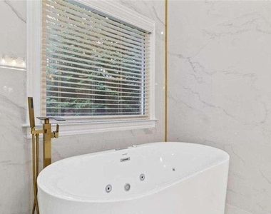 1711 Summit Glen Lane - Photo Thumbnail 26