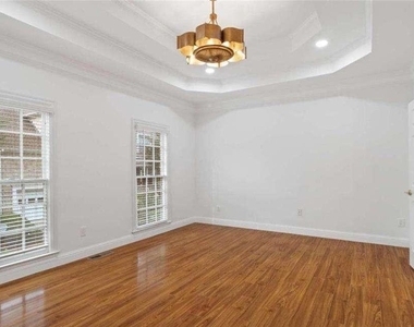 1711 Summit Glen Lane - Photo Thumbnail 31