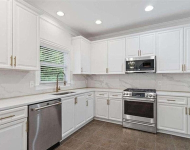 1711 Summit Glen Lane - Photo Thumbnail 39