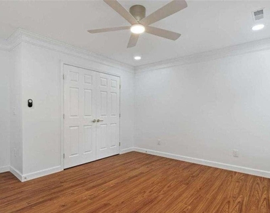 1711 Summit Glen Lane - Photo Thumbnail 6