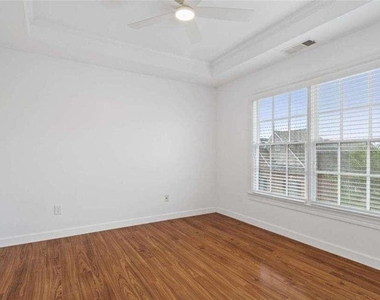 1711 Summit Glen Lane - Photo Thumbnail 21