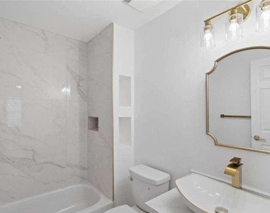 1711 Summit Glen Lane - Photo Thumbnail 8