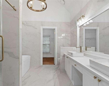 1711 Summit Glen Lane - Photo Thumbnail 27