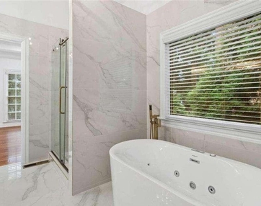 1711 Summit Glen Lane - Photo Thumbnail 28