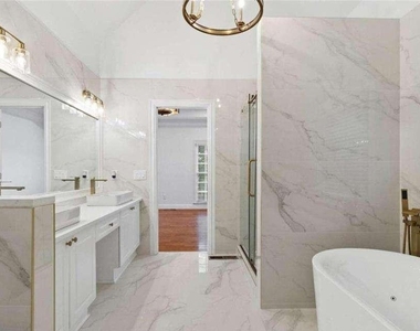 1711 Summit Glen Lane - Photo Thumbnail 24
