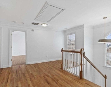 1711 Summit Glen Lane - Photo Thumbnail 9