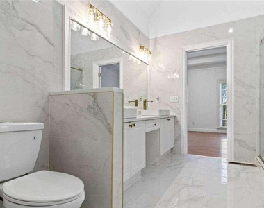 1711 Summit Glen Lane - Photo Thumbnail 25
