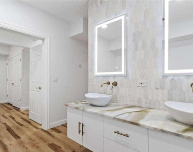 1711 Summit Glen Lane - Photo Thumbnail 11
