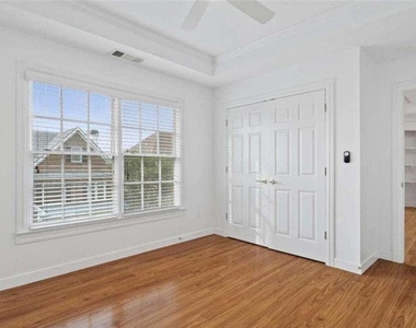 1711 Summit Glen Lane - Photo Thumbnail 20