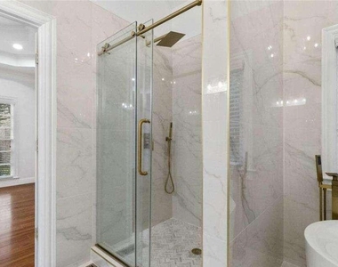 1711 Summit Glen Lane - Photo Thumbnail 29