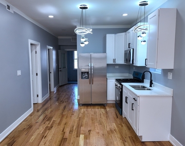2233 S Spaulding Avenue - Photo Thumbnail 4