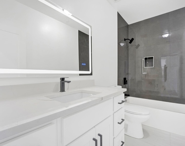 4350 W Lawrence Avenue - Photo Thumbnail 7