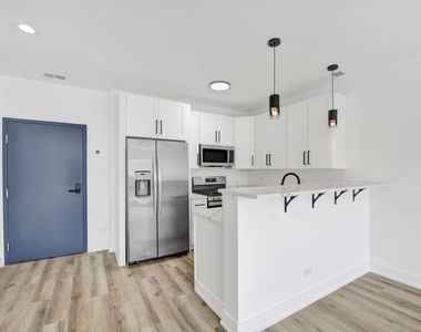 4350 W Lawrence Avenue - Photo Thumbnail 2