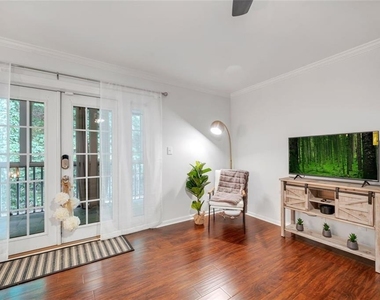 1445 Monroe Drive - Photo Thumbnail 7