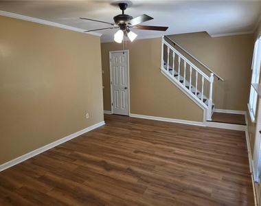 5595 Wells Circle - Photo Thumbnail 5