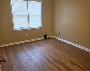 5595 Wells Circle - Photo Thumbnail 16