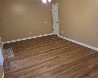 5595 Wells Circle - Photo Thumbnail 7