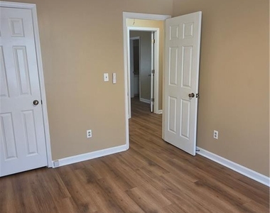 5595 Wells Circle - Photo Thumbnail 17