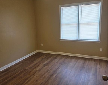 5595 Wells Circle - Photo Thumbnail 18