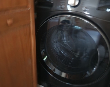 726 W 17th Street - Photo Thumbnail 13